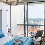 Vue Panoramique Sur Bassin,piscine Et Terrasse Arcachon