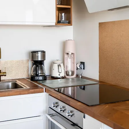 Vue Panoramique Sur Bassin,piscine Et Terrasse * آركاشو