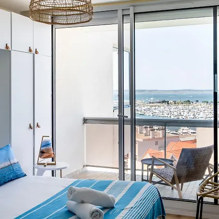 Vue Panoramique Sur Bassin,piscine Et Terrasse آركاشو